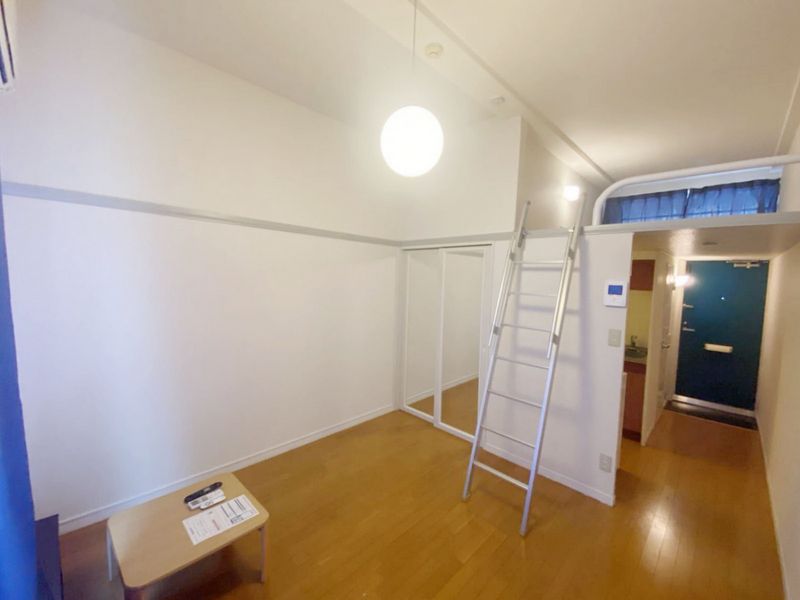 レオパレス銀壽 居間