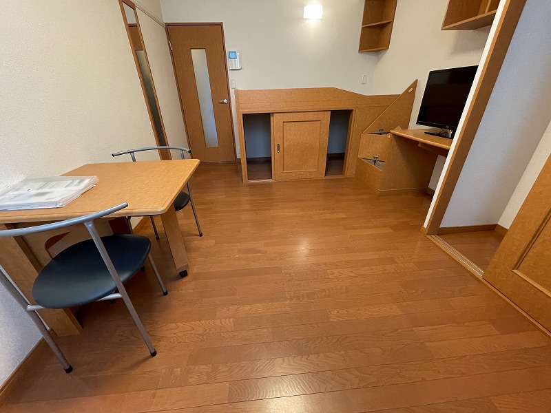 レオパレスシャルトル 居間