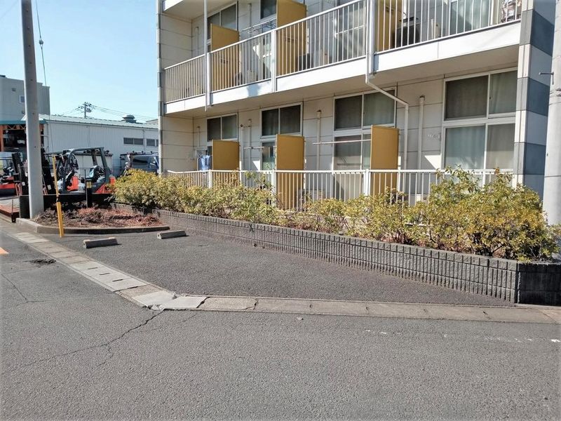 レオパレスｓｈｉｍａ７ 駐車場