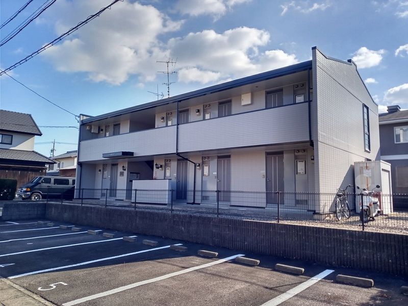レオパレス岸岡 駐車場