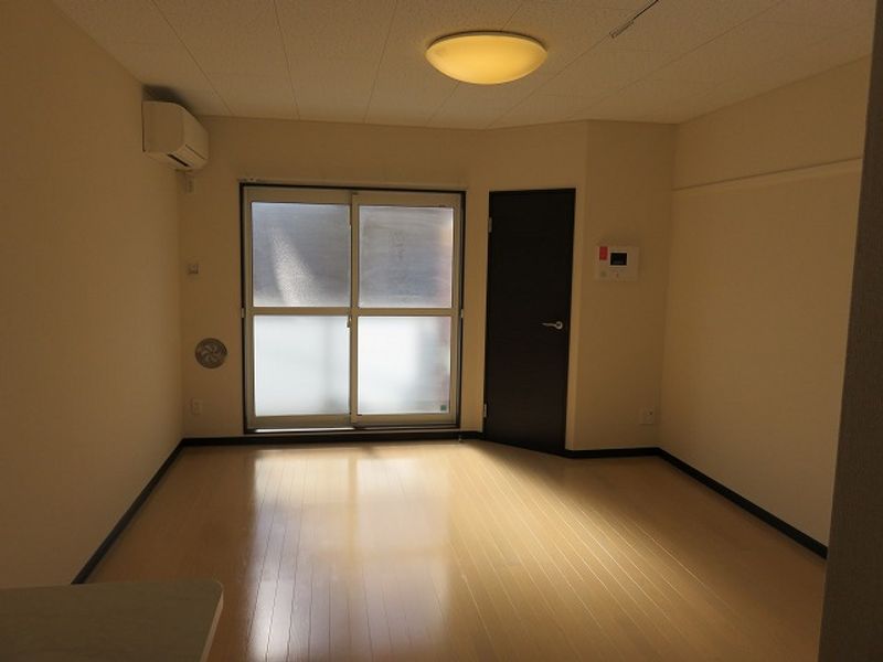 レオネクスト春 居間