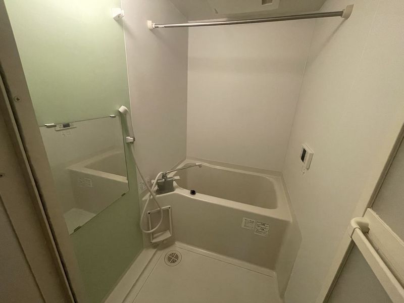 LEONEXT Bonbonera Bathroom