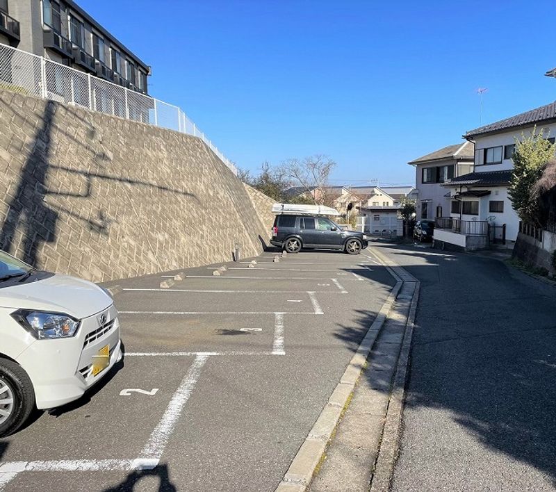 レオパレスアムールⅡ 駐車場