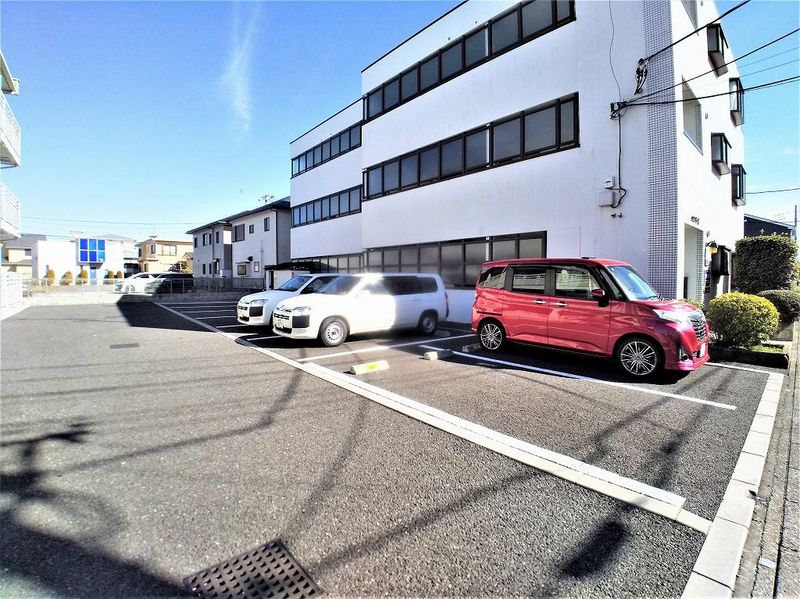 レオネクストメゾン　ＭⅢ 駐車場