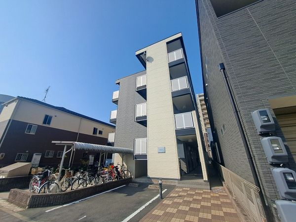 レオパレストレモロ 外観