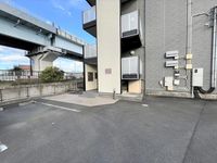 レオパレス向田 エントランス