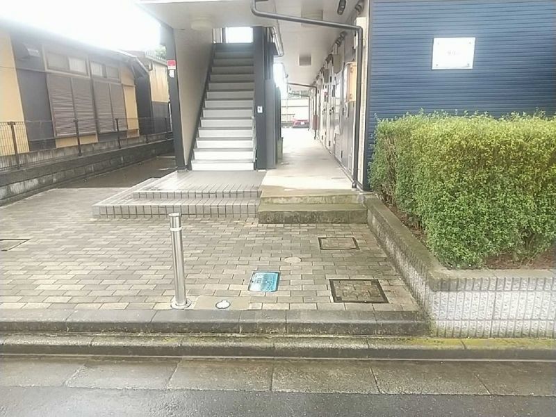 レオパレスリリー エントランス