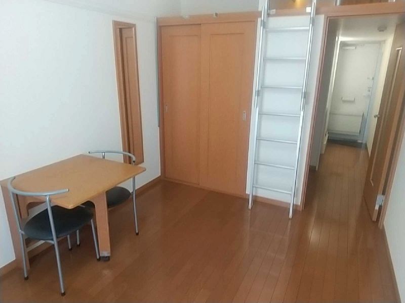 レオパレスクレール 居間