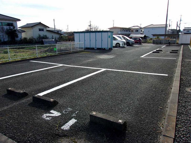レオパレス伊達 駐車場