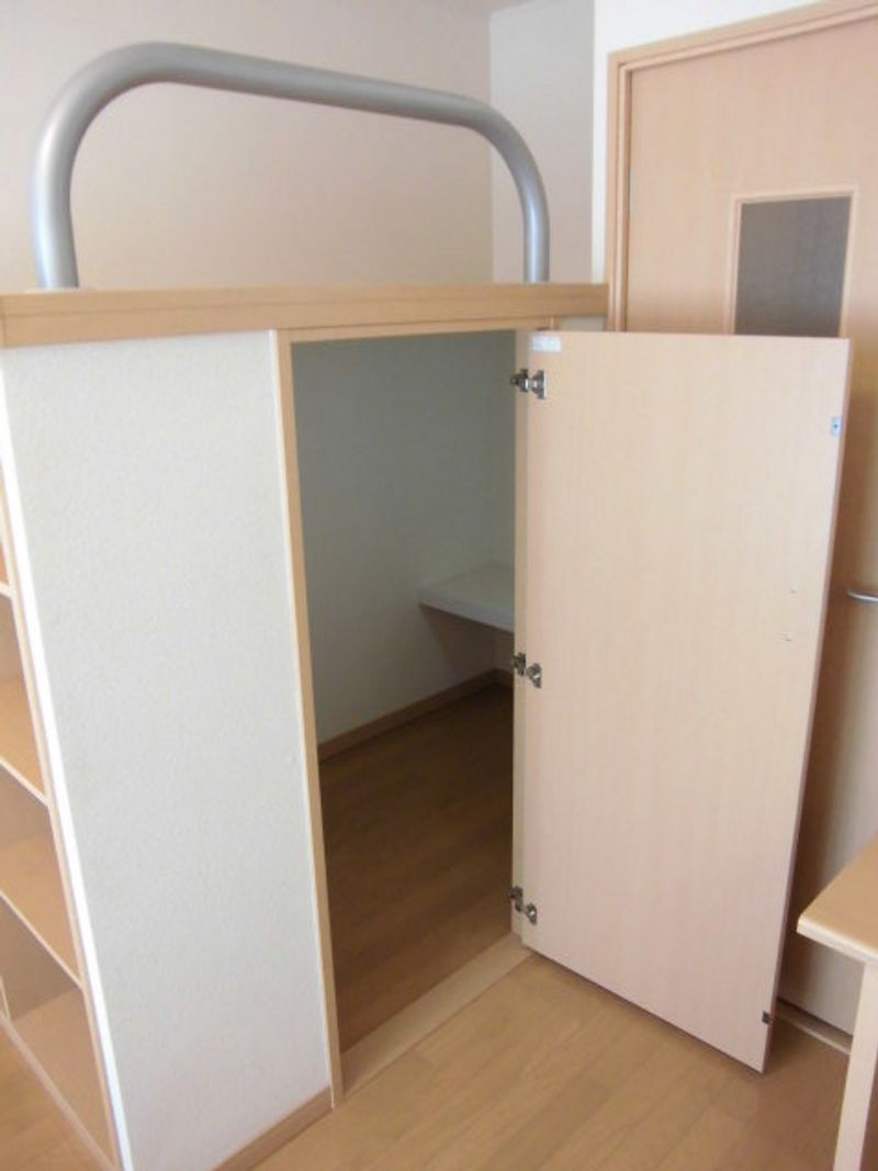 レオパレスタナヒガーデン 収納