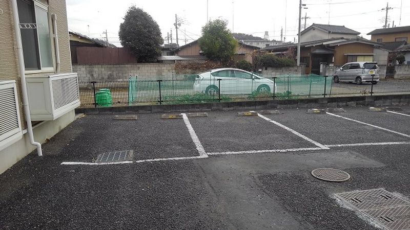 レオパレスカリヤドＫ　Ｅ 駐車場