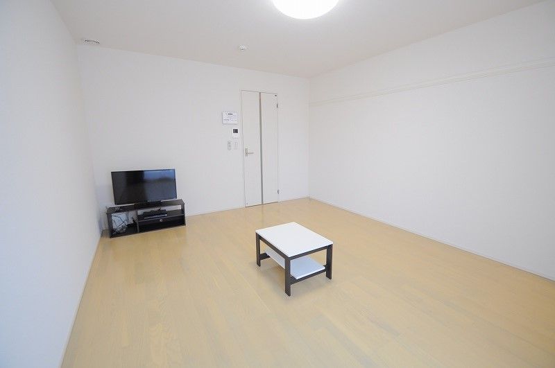レオネクストコーポ　桑原 居間