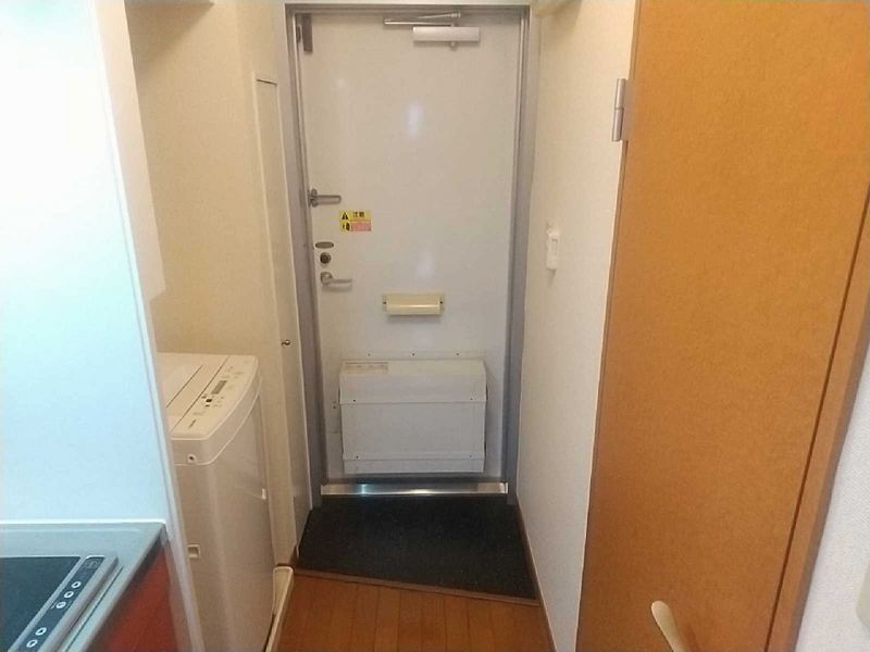 レオパレスエスペランサＣ 玄関