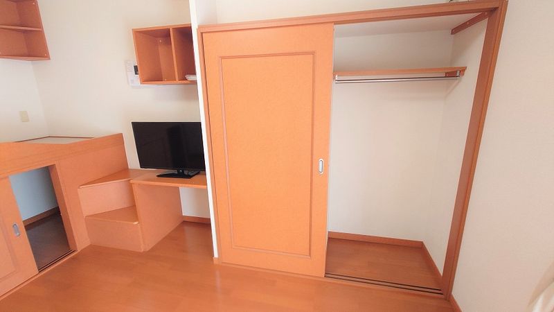 レオパレスひまわり 収納
