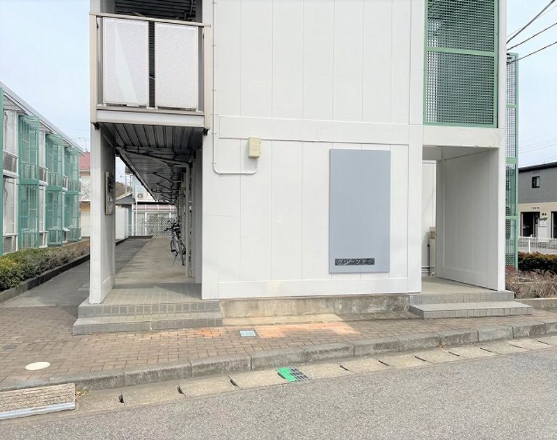 レオパレスグリーンドゥ エントランス