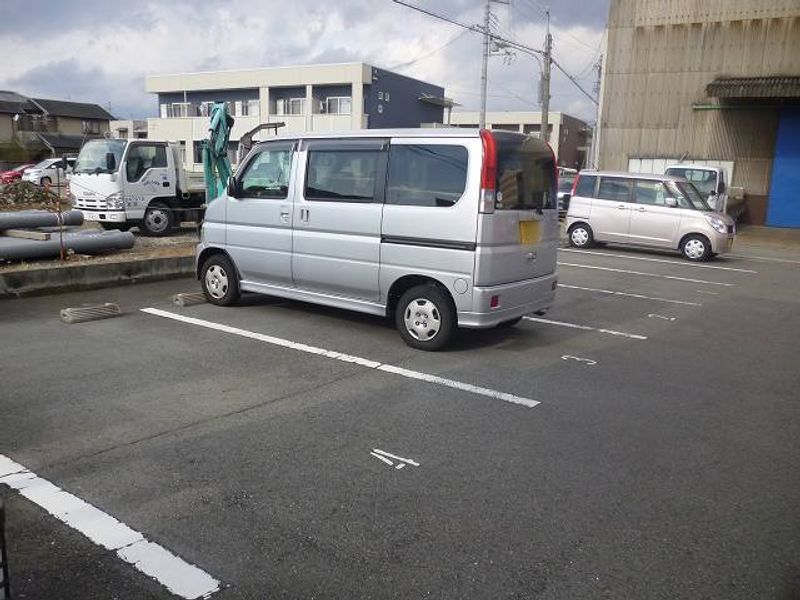 レオネクストサンベスト 駐車場