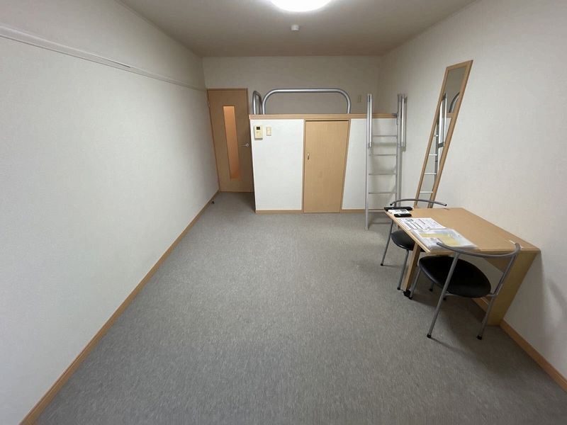 レオパレスボヌール　ドゥマン 居間