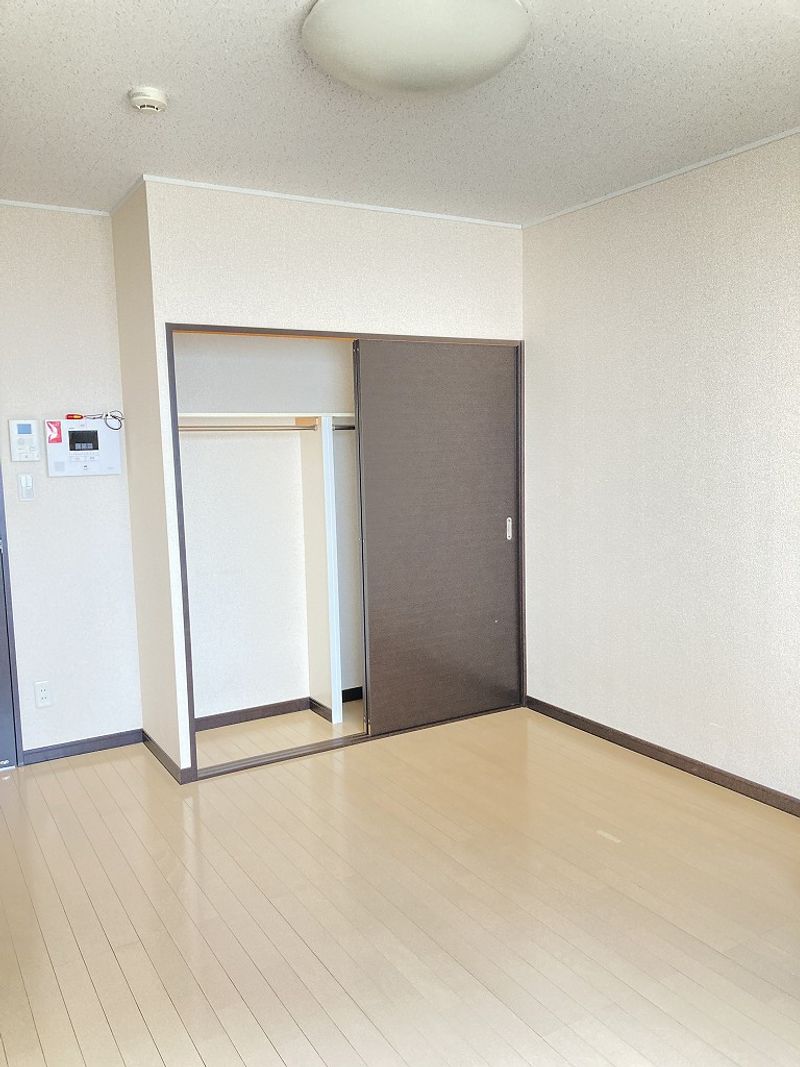 レオネクストＷＥＳＴ　ＳＩＤＥ 居間