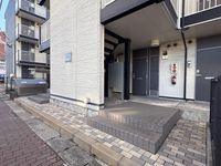 レオパレスサンヴィレッジ エントランス