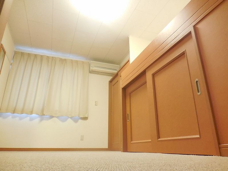 レオパレスプルミエ 居間