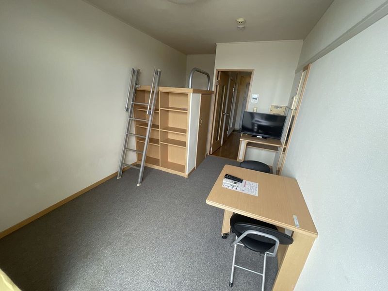 レオパレスメルベーユ　昭和Ⅲ 居間