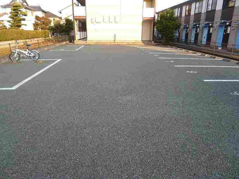 レオパレスＦｕｓａ 駐車場