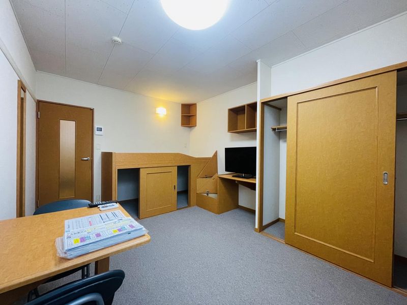 レオパレスセコ弐番館 居間