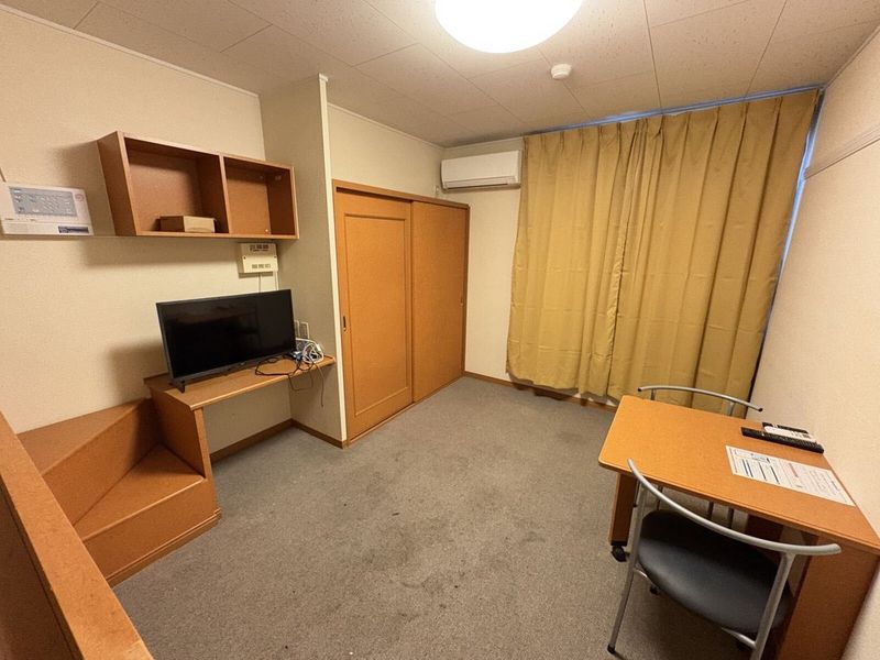 レオパレス織姫 居間
