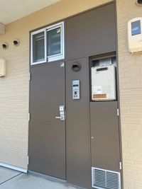 レオパレスフェリス 玄関