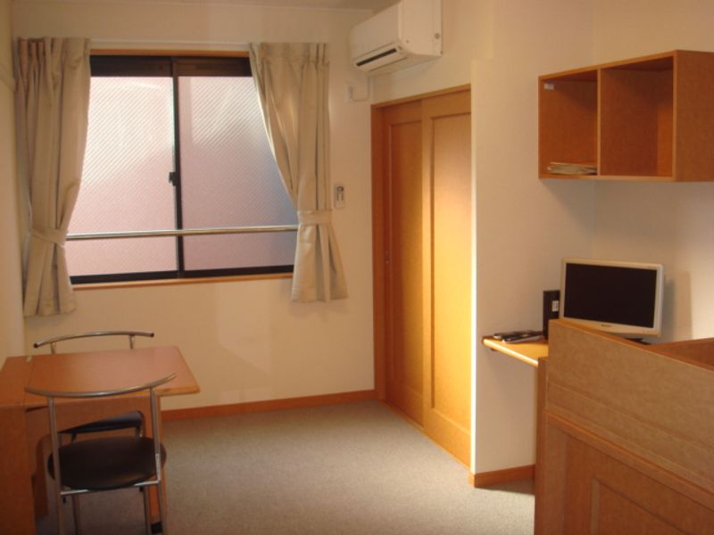 レオパレスメゾン　かきつばた 居間