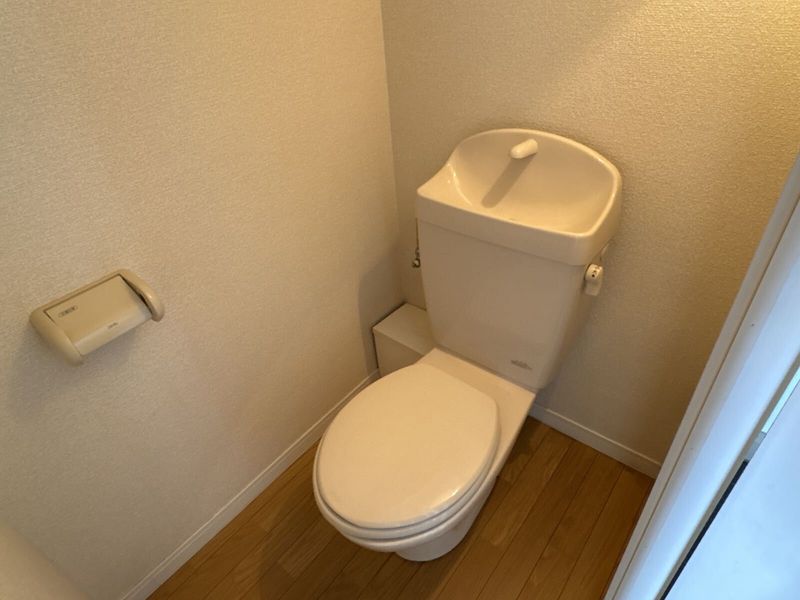 レオパレスクローバー トイレ