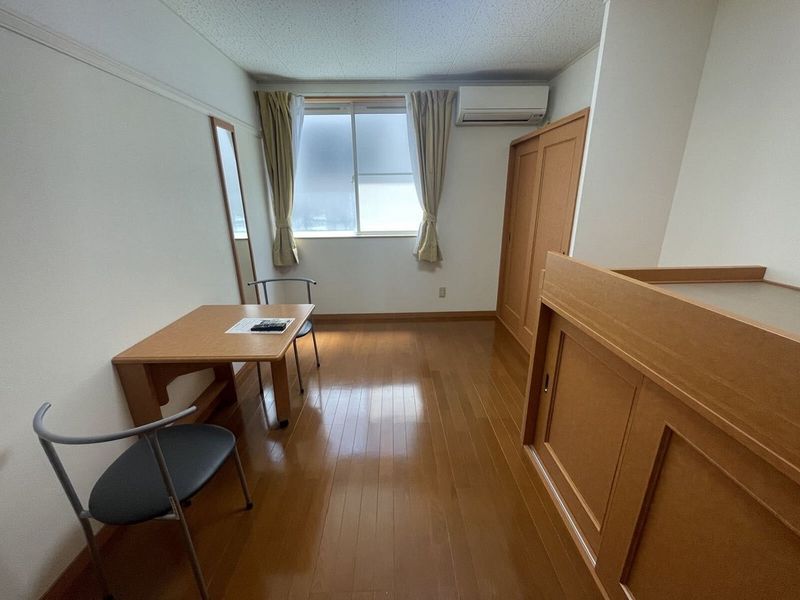 レオパレスブラン 居間
