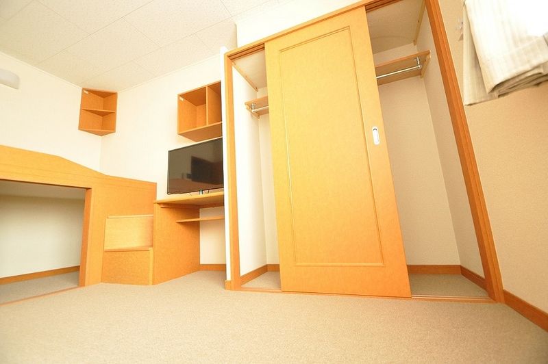 レオパレス新富山Ａ 収納