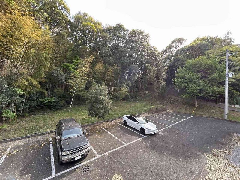 レオパレス沼南６ 駐車場