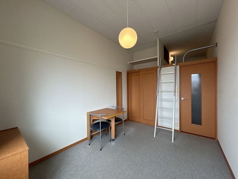 レオパレス千代田パレス 居間