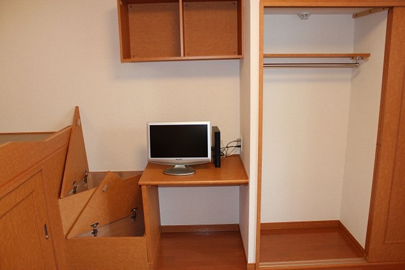 レオパレスロワール郡本 収納