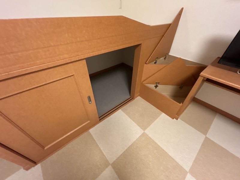 レオパレスブレセイ 収納
