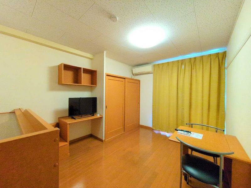 レオパレス北平野 居間