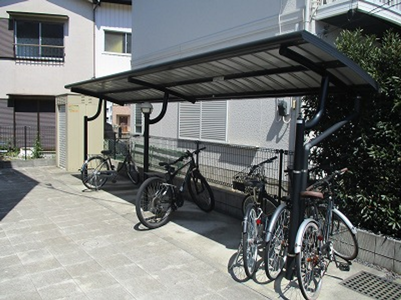 LEONEXT Bonnard Demire Shared spaces