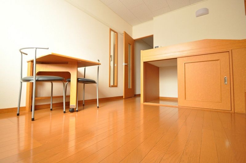 レオパレスアトリオ　Ａ 居間