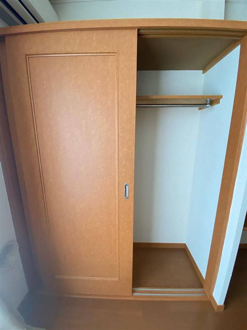 レオパレスハイム　サンコウヤ 収納