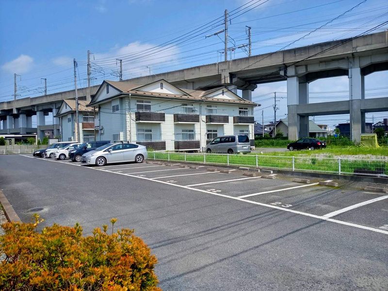 レオパレス葉音 駐車場