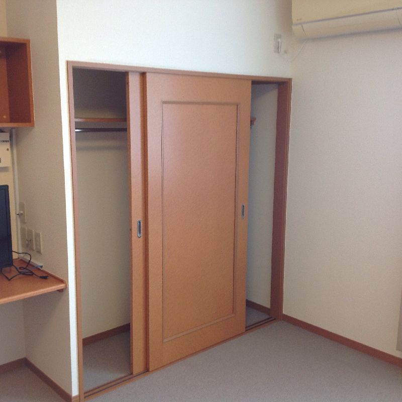 レオパレスヴェルドミールⅡ 収納