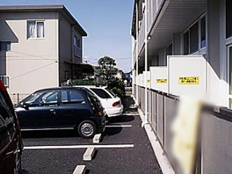 レオパレスラピュタ 駐車場