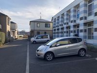 レオパレスパーシル 駐車場