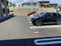 レオネクストエクレール 駐車場