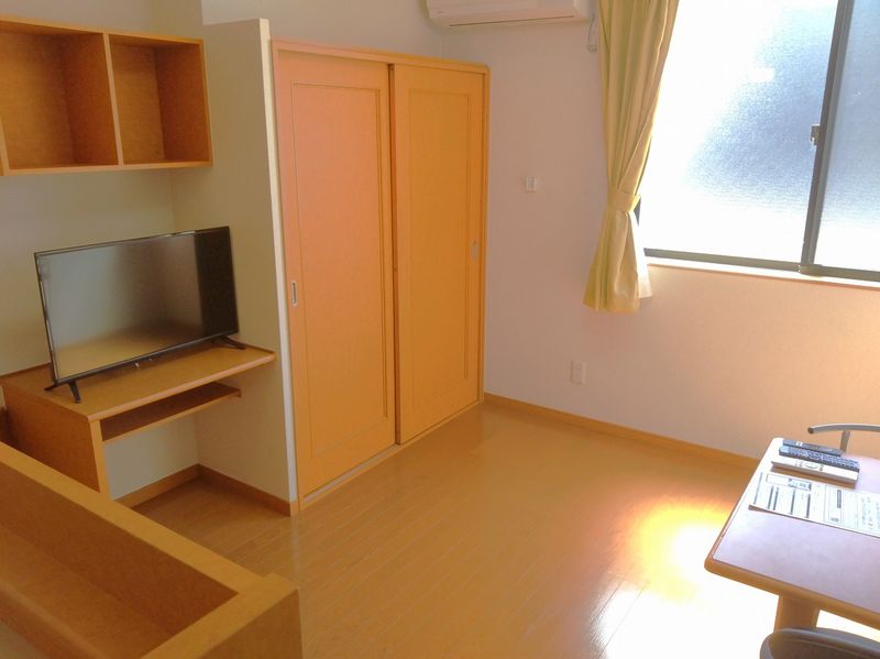 レオパレス睡蓮 居間