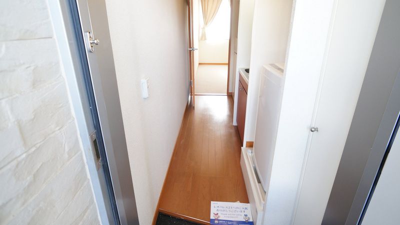 レオパレスプレミール エントランス