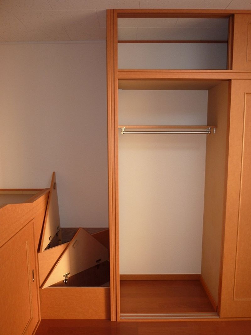 レオパレスボヌールちはら 収納