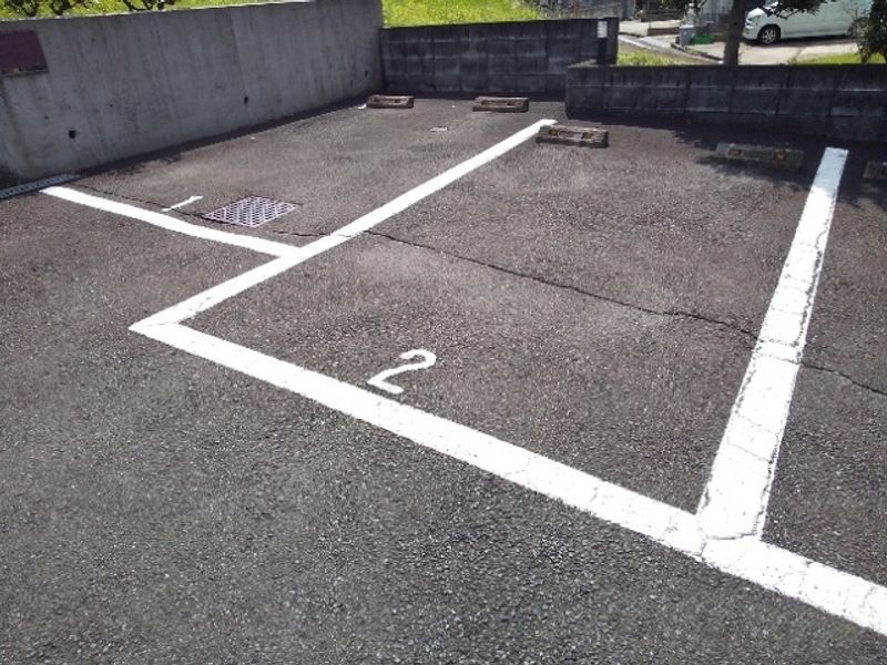 レオパレスビューテラス 駐車場